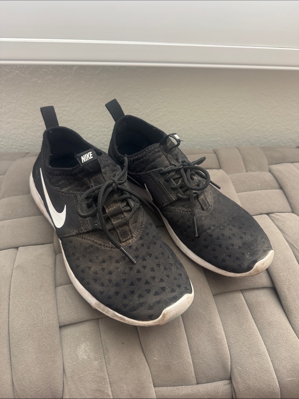 Nike sneakers women's 8